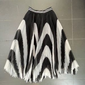 ALICE + OLIVIA Nicole Dramatic Pleated Organza Skirt SIZE 6